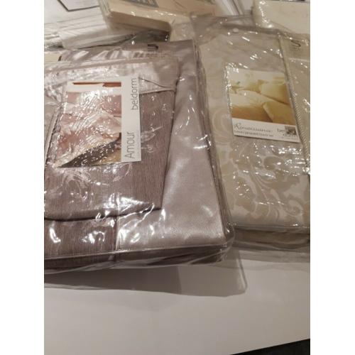 Duvet Sets Four of and two bed sheets for Single Beds New Never Used ?20